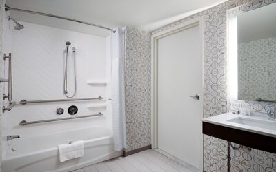 Holiday Inn Boston - Dedham Hotel & Conference Center by IHG