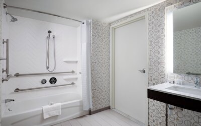 Holiday Inn Boston - Dedham Hotel & Conference Center by IHG