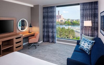 Hampton by Hilton at the Boston Seaport District