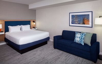Hampton by Hilton at the Boston Seaport District
