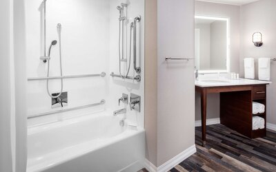 Hampton by Hilton at the Boston Seaport District