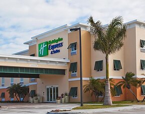 Holiday Inn Express & Suites Marathon