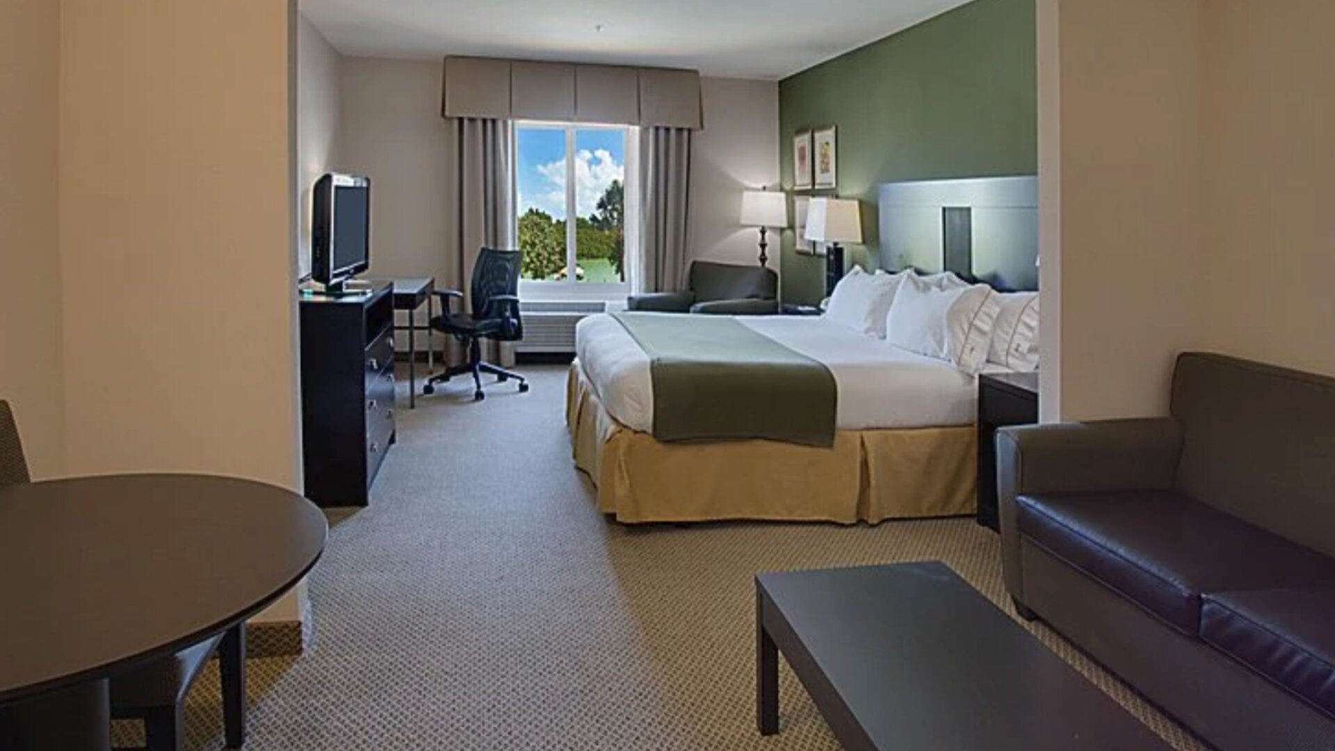 Holiday Inn Express & Suites Marathon