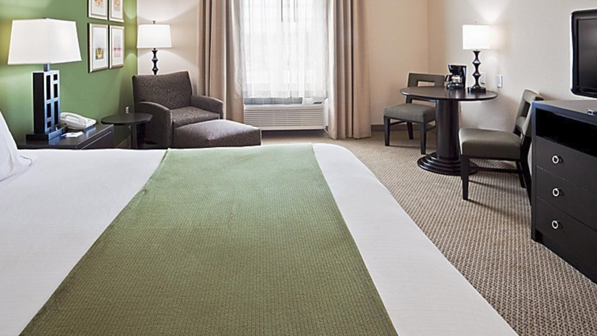 Holiday Inn Express & Suites Marathon