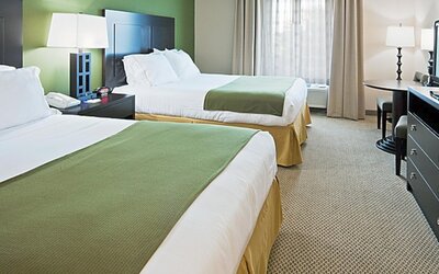 Holiday Inn Express & Suites Marathon