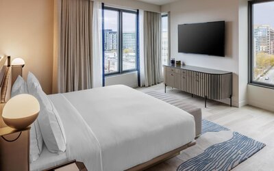 The Morrow Washington Dc, Curio Collection By Hilton