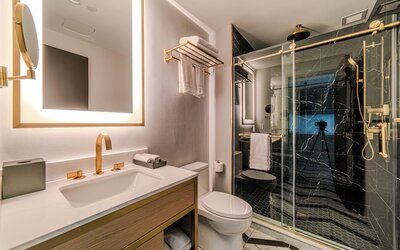 Iris Hotel Boston