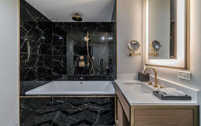 Iris Hotel Boston