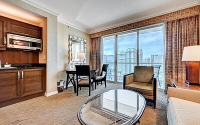 MGM Signature - Strip view suite