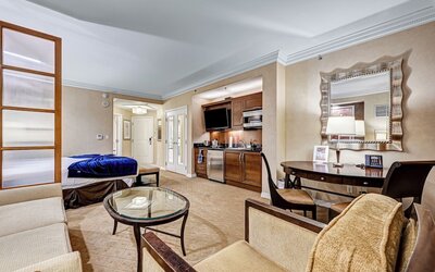 MGM Signature - Strip view suite