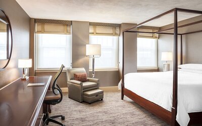Sheraton Commander Hotel