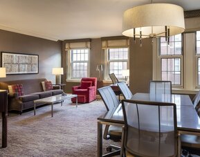 Sheraton Commander Hotel