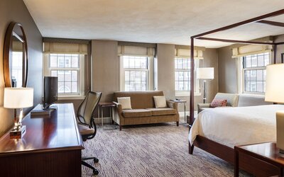 Sheraton Commander Hotel