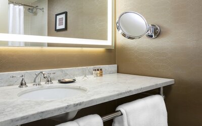 Sheraton Commander Hotel