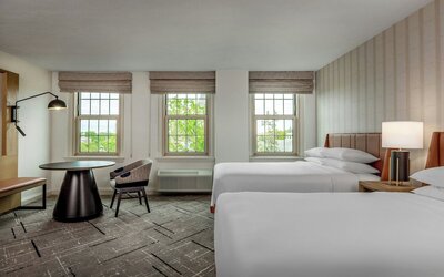 Sheraton Commander Hotel