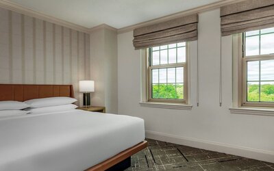 Sheraton Commander Hotel