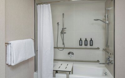 Sheraton Commander Hotel