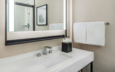 Sheraton Commander Hotel