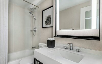 Sheraton Commander Hotel