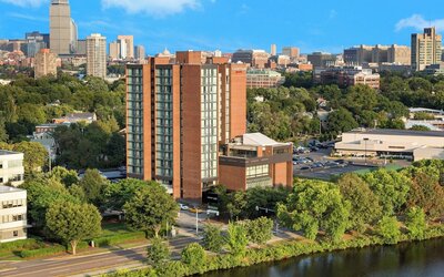 Courtyard by Marriott Boston-Cambridge