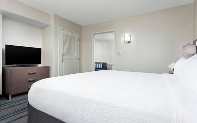 Courtyard by Marriott Boston-Cambridge
