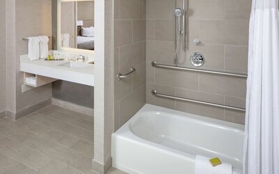Doubletree By Hilton Boston Logan Airport Chelsea