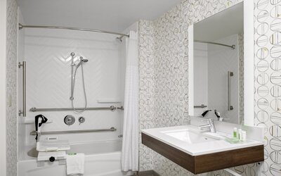 Holiday Inn Hotel & Suites Boston - Peabody by IHG