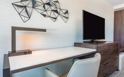 Holiday Inn Boston Logan Airport - Chelsea by IHG