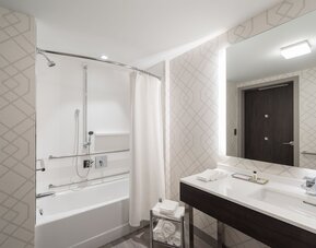 Holiday Inn Boston Logan Airport - Chelsea by IHG