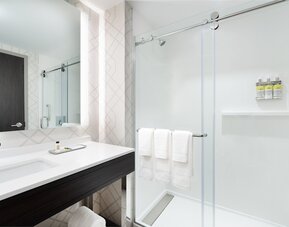 Holiday Inn Boston Logan Airport - Chelsea by IHG