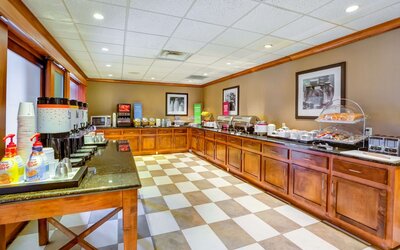 Hampton Inn Boston - Norwood