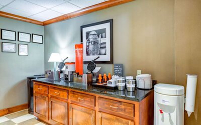 Hampton Inn Boston - Norwood