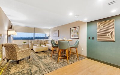 Four Points by Sheraton Boston Newton