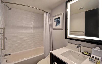 Four Points by Sheraton Boston Newton