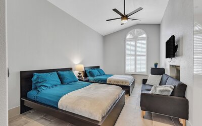 Villa - 8 Bedrms 5 Bths 15 Beds