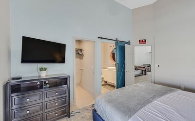 Villa - 8 Bedrms 5 Bths 15 Beds