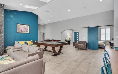 Villa - 8 Bedrms 5 Bths 15 Beds
