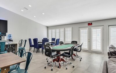 Villa - 8 Bedrms 5 Bths 15 Beds