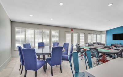 Villa - 8 Bedrms 5 Bths 15 Beds