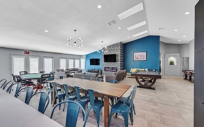 Villa - 8 Bedrms 5 Bths 15 Beds