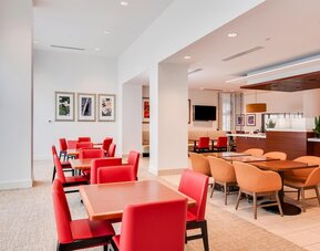 Hilton Garden Inn Alexandria Old Town National Harbor
