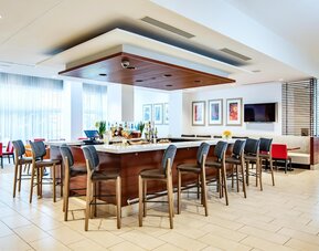 Hilton Garden Inn Alexandria Old Town National Harbor