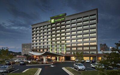 Holiday Inn Alexandria at Carlyle by IHG