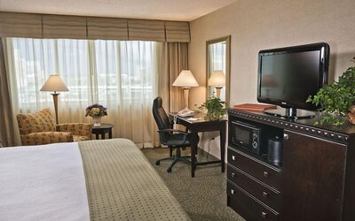 Holiday Inn Alexandria at Carlyle by IHG