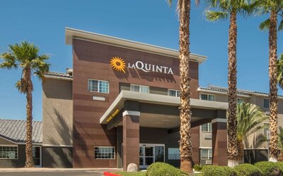 La Quinta Inn & Suites by Wyndham Las Vegas Nellis