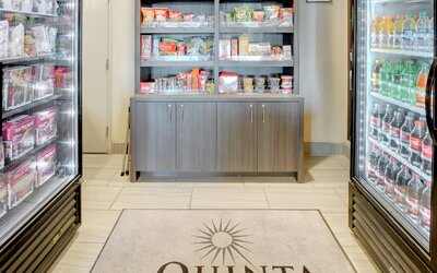 La Quinta Inn & Suites by Wyndham Las Vegas Nellis