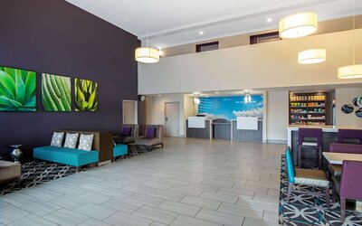 La Quinta Inn & Suites by Wyndham Las Vegas Nellis