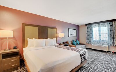La Quinta Inn & Suites by Wyndham Las Vegas Nellis