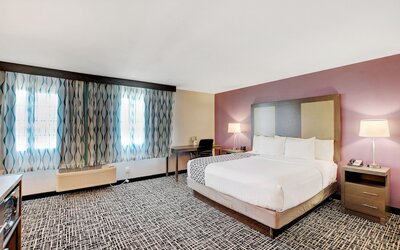 La Quinta Inn & Suites by Wyndham Las Vegas Nellis