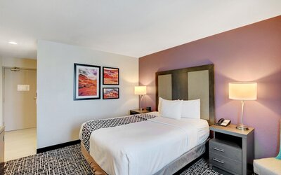 La Quinta Inn & Suites by Wyndham Las Vegas Nellis